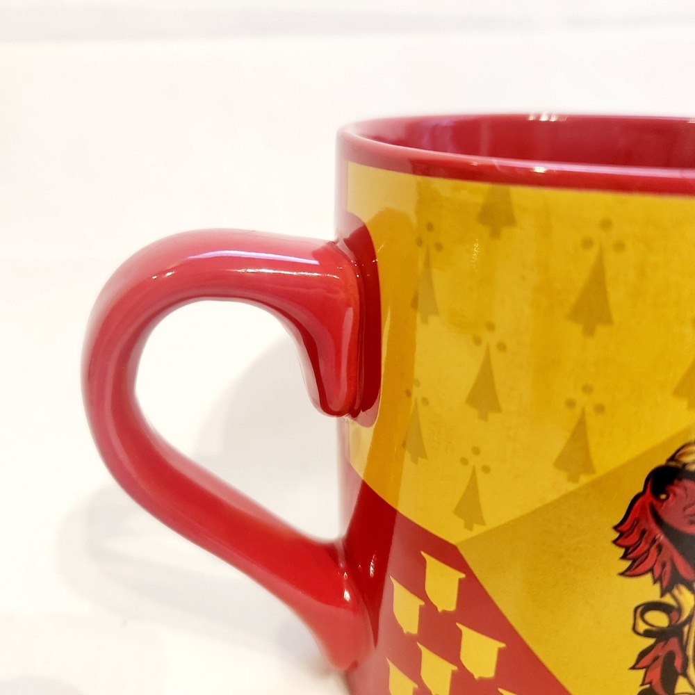 Harry Potter Gryffindor Crest 14 oz Coffee Hot Chocolate Mug Cup Warner Bros - Picture 5 of 15